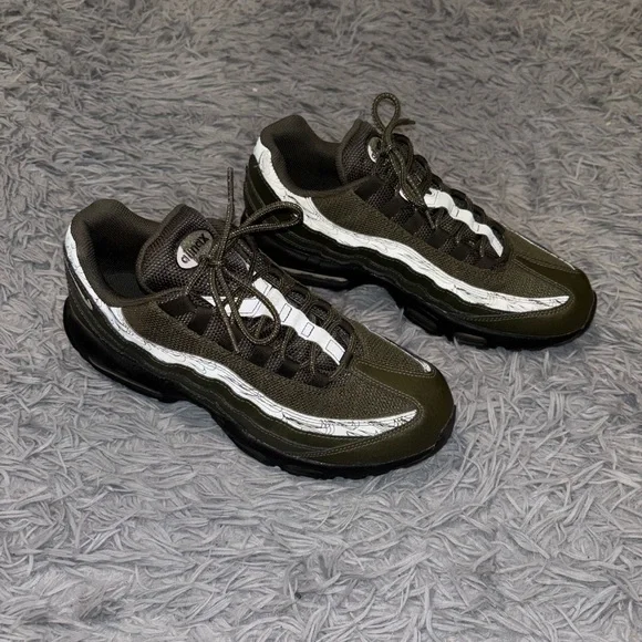 Nike Air Max 95 Cargo Khaki Reflective DZ4511-300 Mens Size 9.5 Athletic Sneaker - Picture 6 of 9